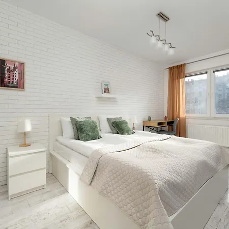 Elegancki We Wroclawiu Blisko Parku I Rzeki Z Klimatyzacja W Salonie I Biurkiem By Renters דירה ורוצלב